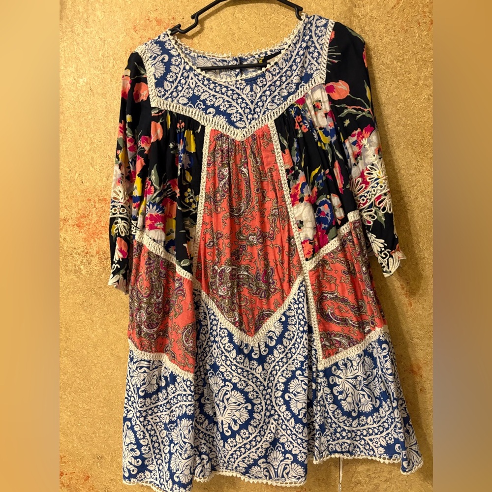 Anthropologie Vanessa Virginia Floral patchwork embroidered Dress size 4